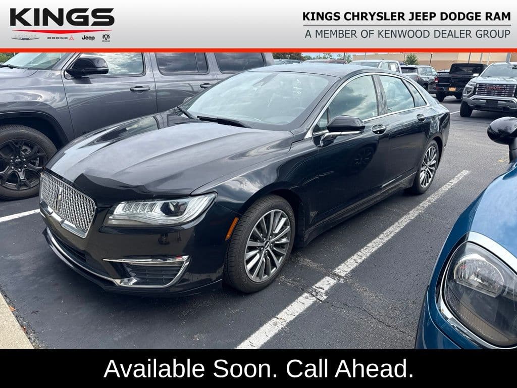 2019 Lincoln MKZ Standard — photo 1 of 9