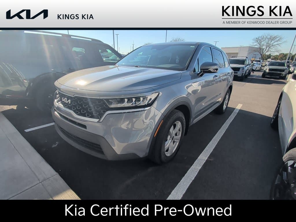 2023 Kia Sorento LX — photo 1 of 7