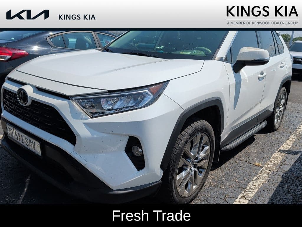 2019 Toyota RAV4 XLE Premium — photo 1 of 6
