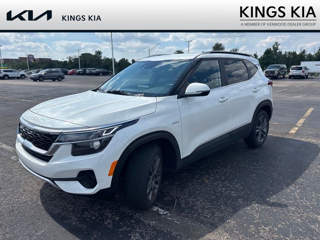 2023 Kia Seltos S — photo 1 of 14