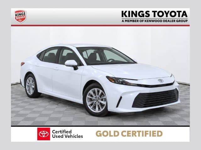 2026 Toyota Camry LE — photo 1 of 22