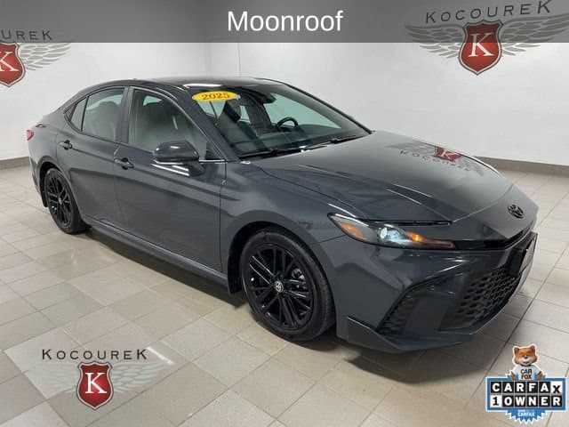 2025 Toyota Camry SE — photo 1 of 41