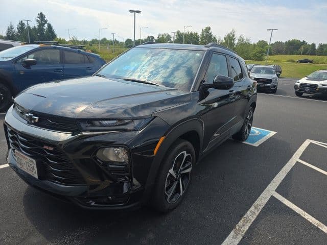 2023 Chevrolet Trailblazer RS — photo 1 of 10
