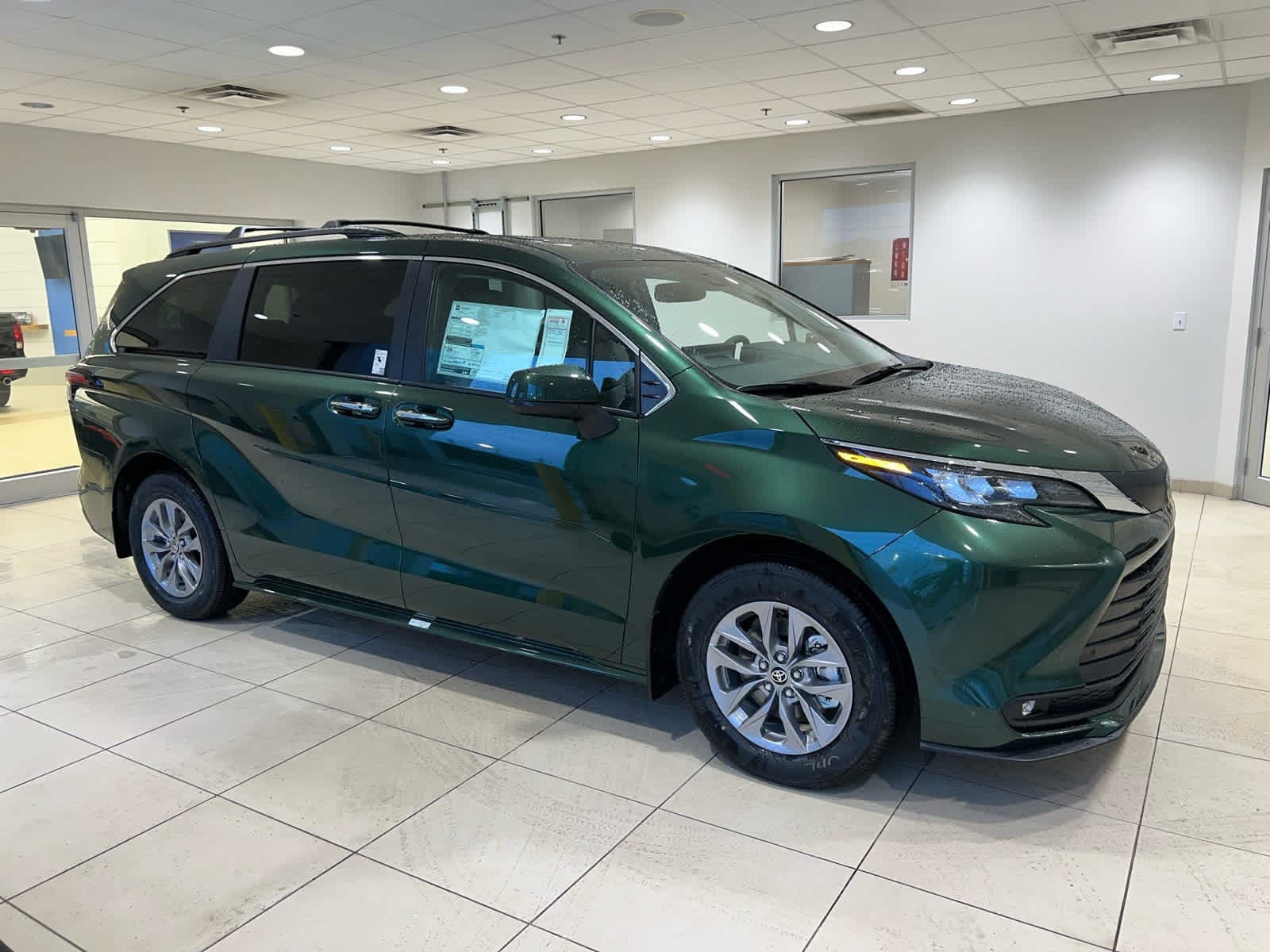 2026 Toyota Sienna XLE — photo 1 of 49