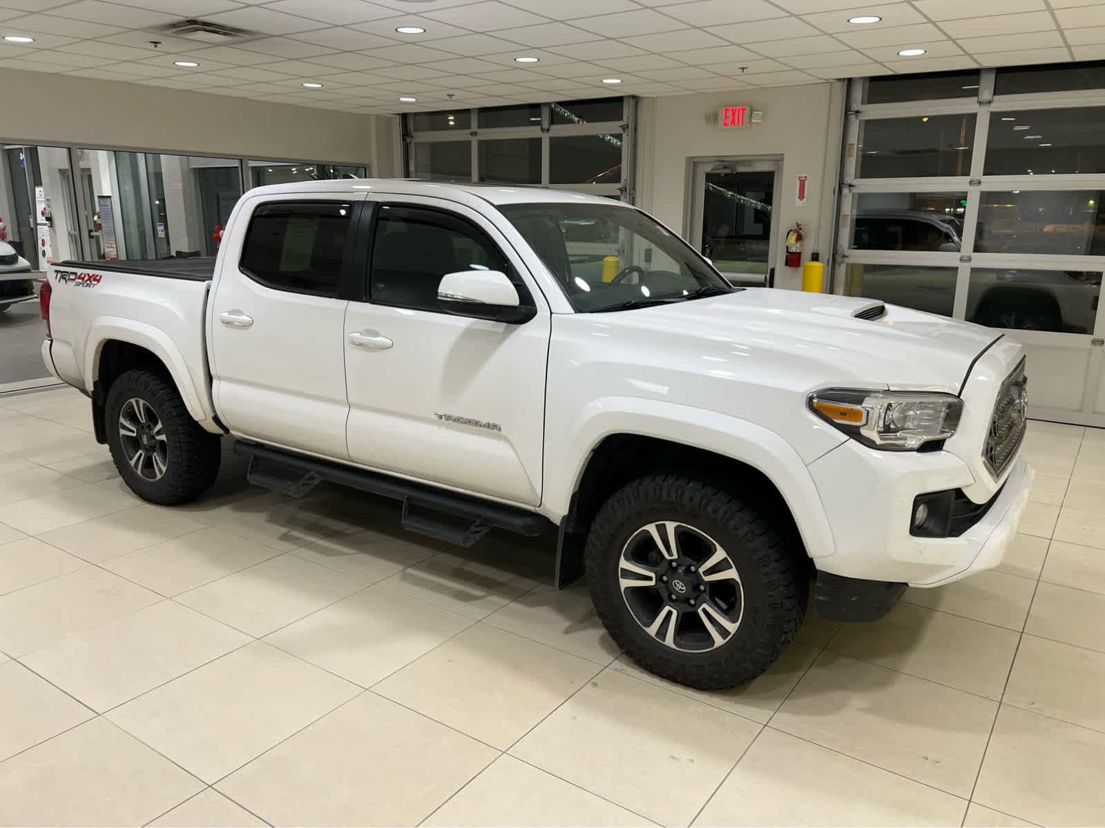 2017 Toyota Tacoma Base — photo 1 of 17