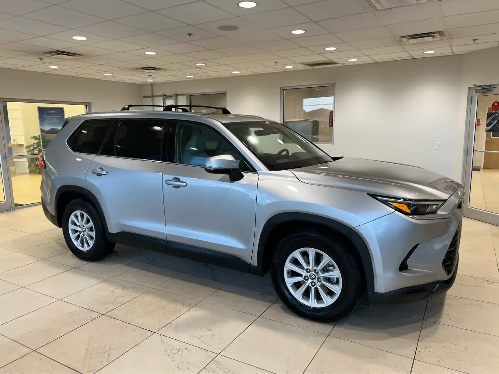 2024 Toyota Grand Highlander XLE — photo 1 of 20