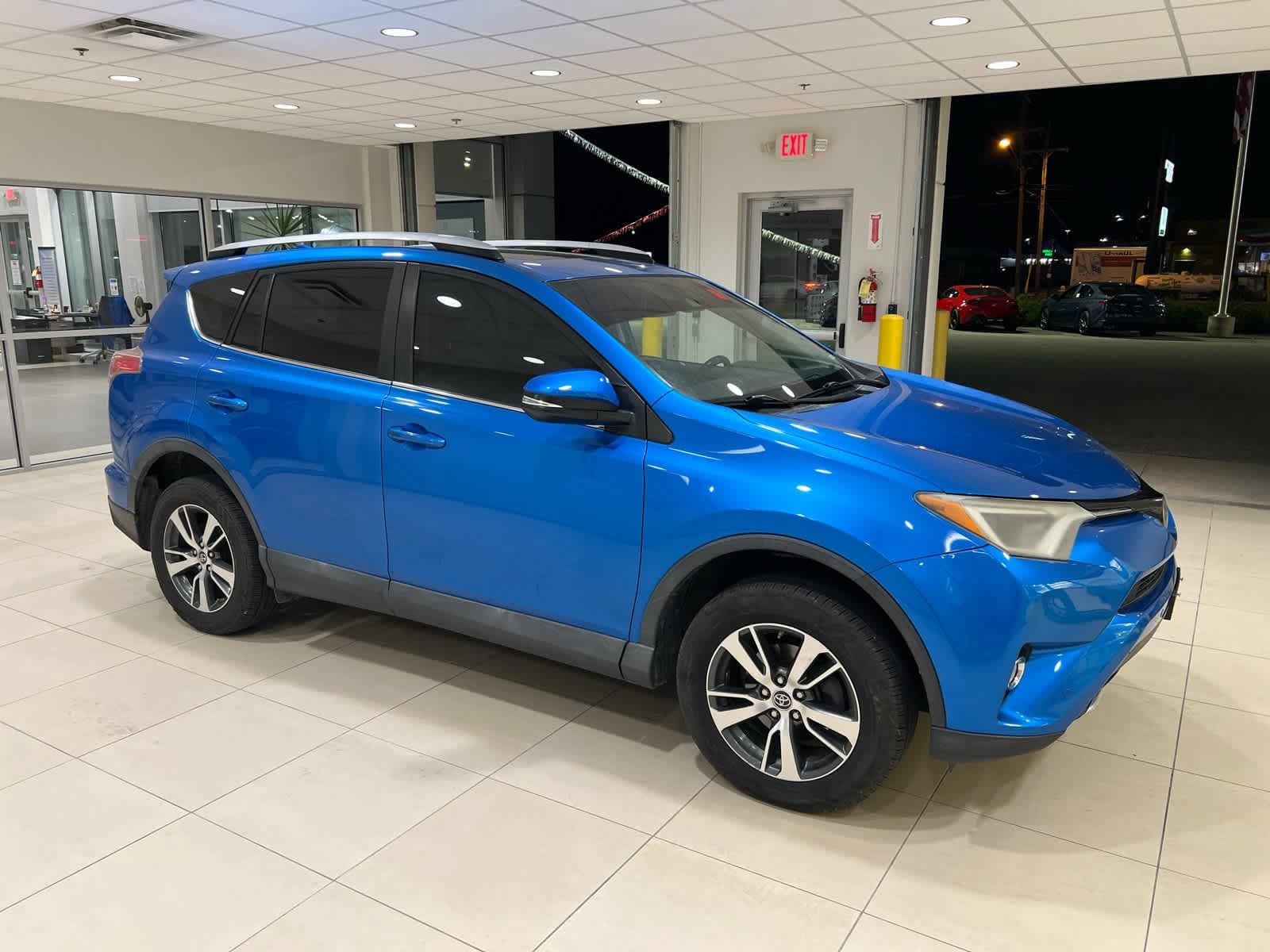 2016 Toyota RAV4 XLE — photo 1 of 19