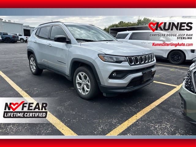 2024 Jeep Compass Latitude — photo 1 of 24