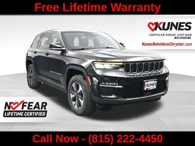 2024 Jeep Grand Cherokee Base — photo 1 of 54