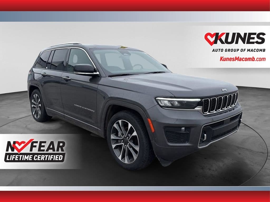 2023 Jeep Grand Cherokee Overland — photo 1 of 57