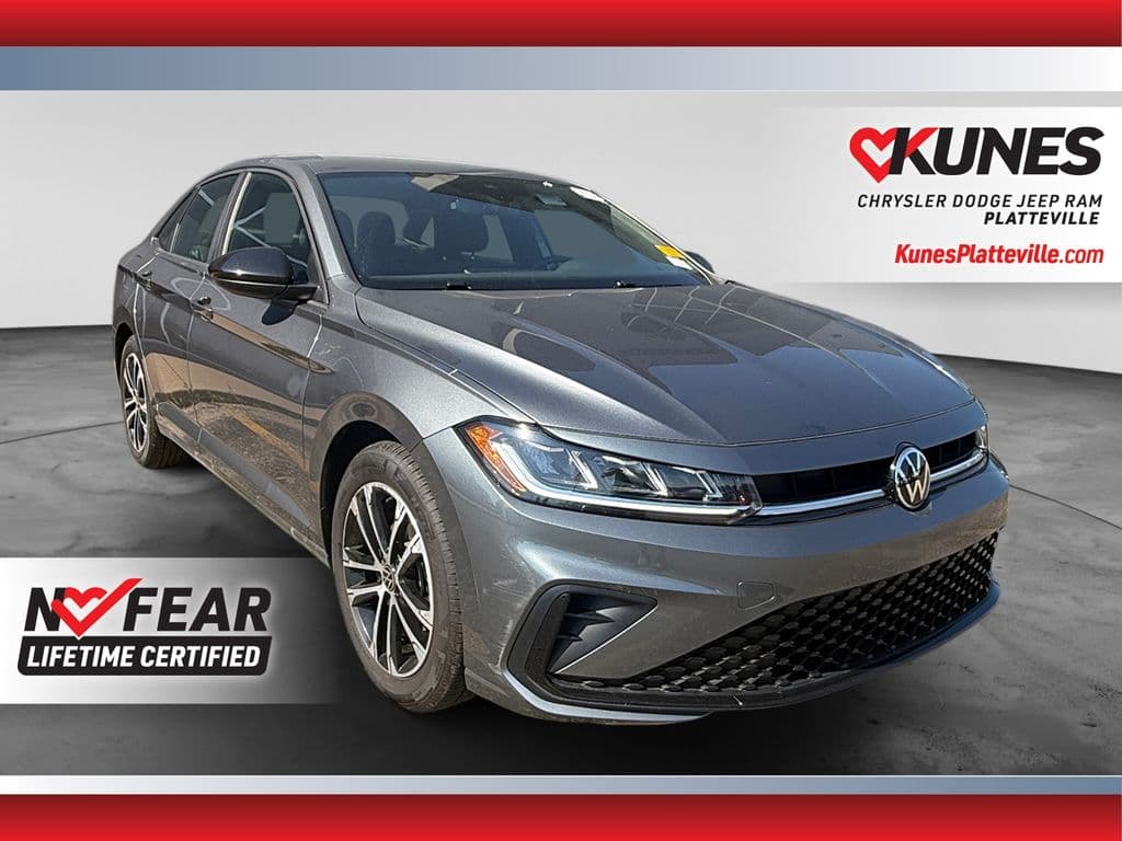 2025 Volkswagen Jetta 1.5T Sport — photo 1 of 47