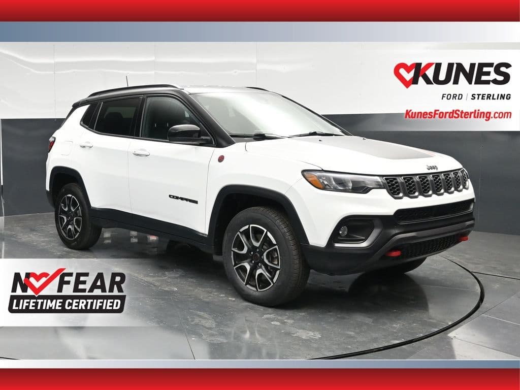 2025 Jeep Compass Trailhawk — photo 1 of 56
