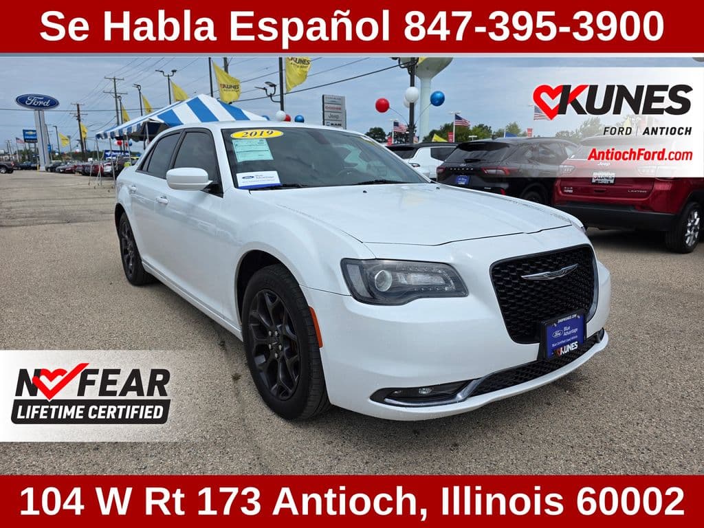 2019 Chrysler 300 S — photo 1 of 56
