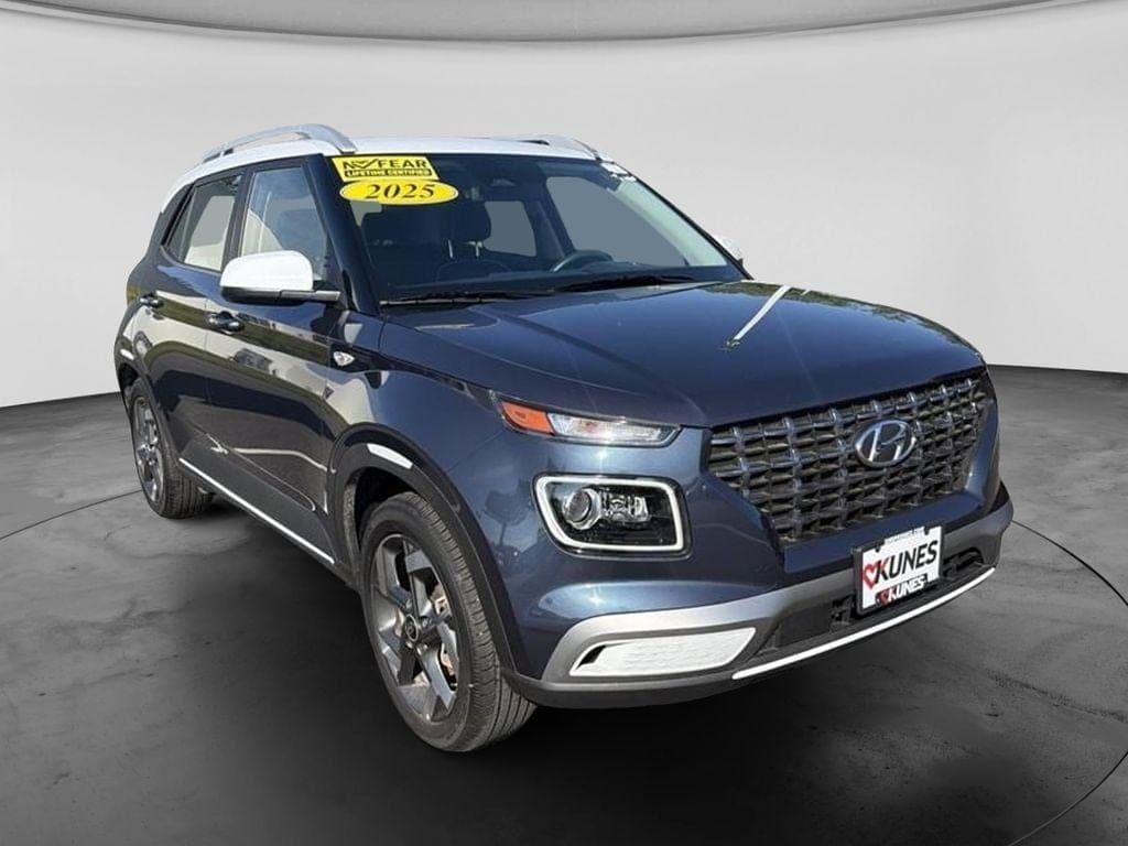 2025 Hyundai Venue Limited — photo 1 of 31