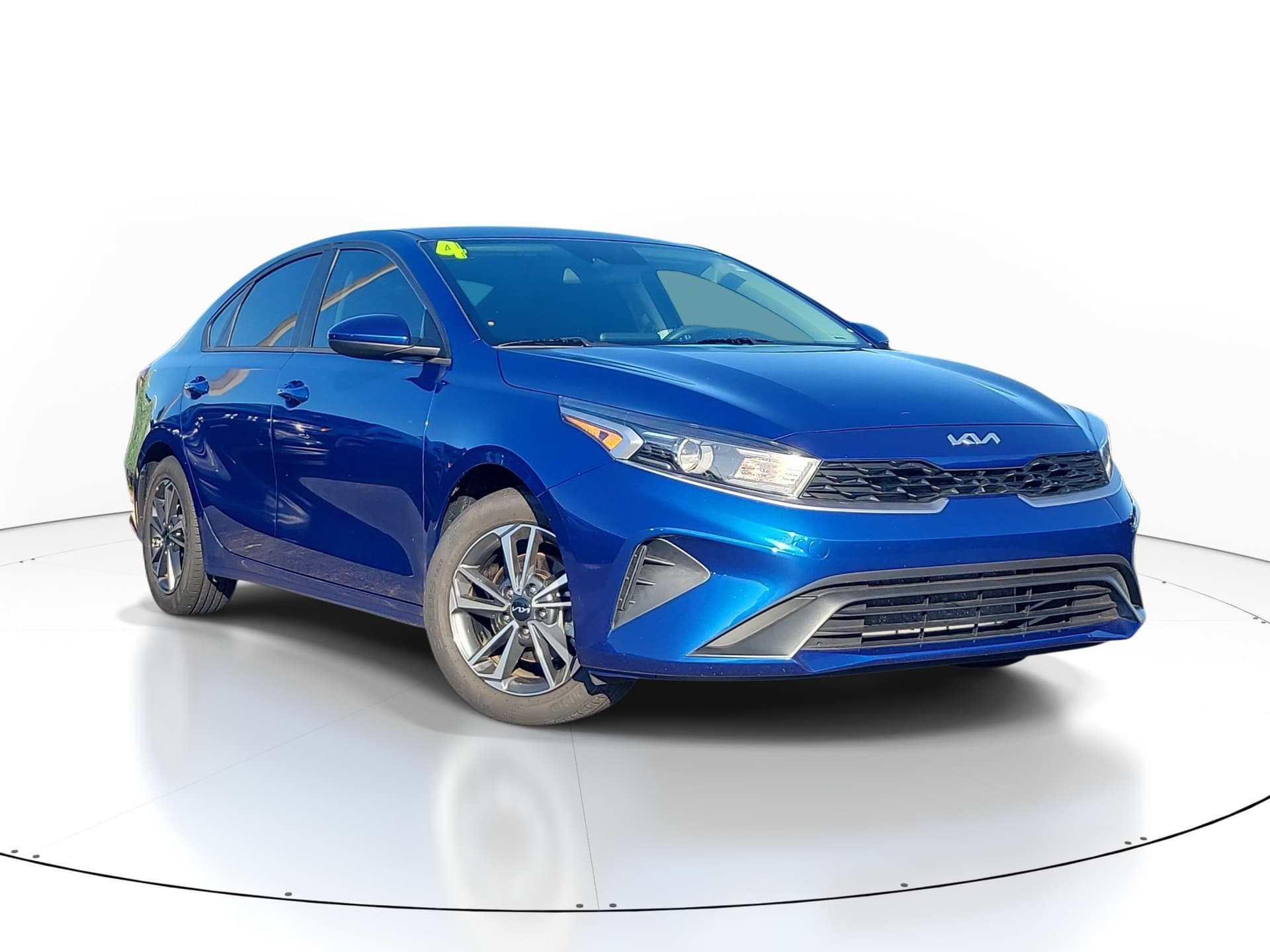 2024 Kia Forte LXS — photo 1 of 31