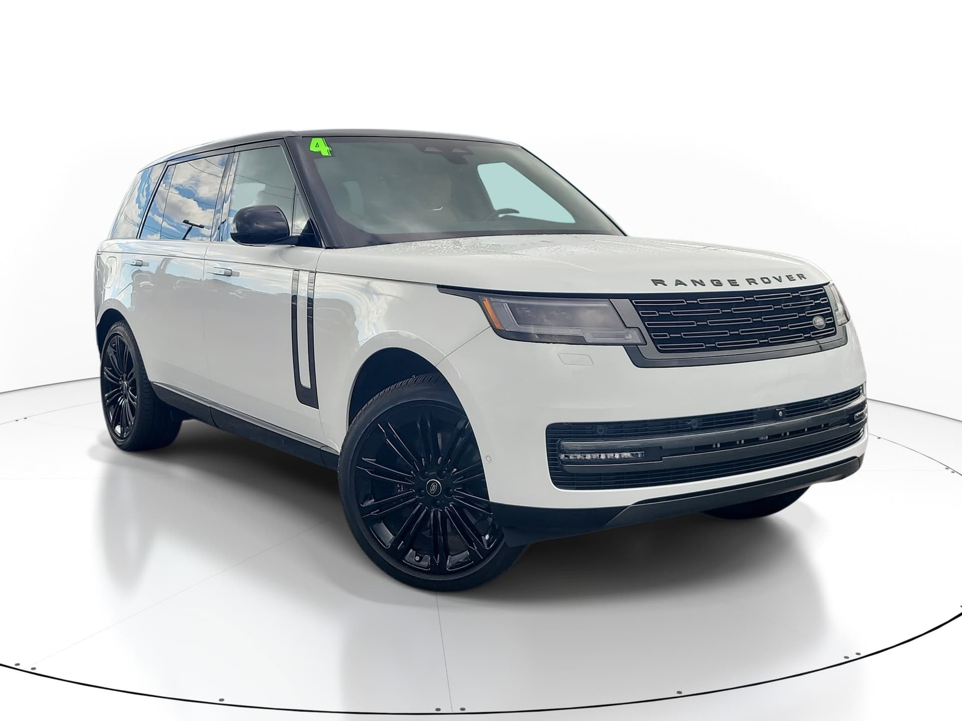 2024 Land Rover Range Rover SE — photo 1 of 30