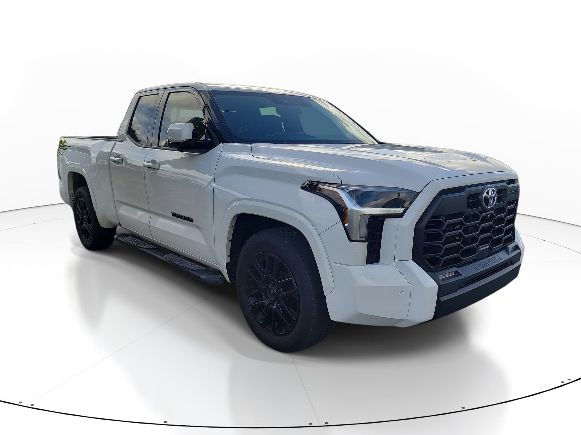 2022 Toyota Tundra SR5 3.5L V6 — photo 1 of 10