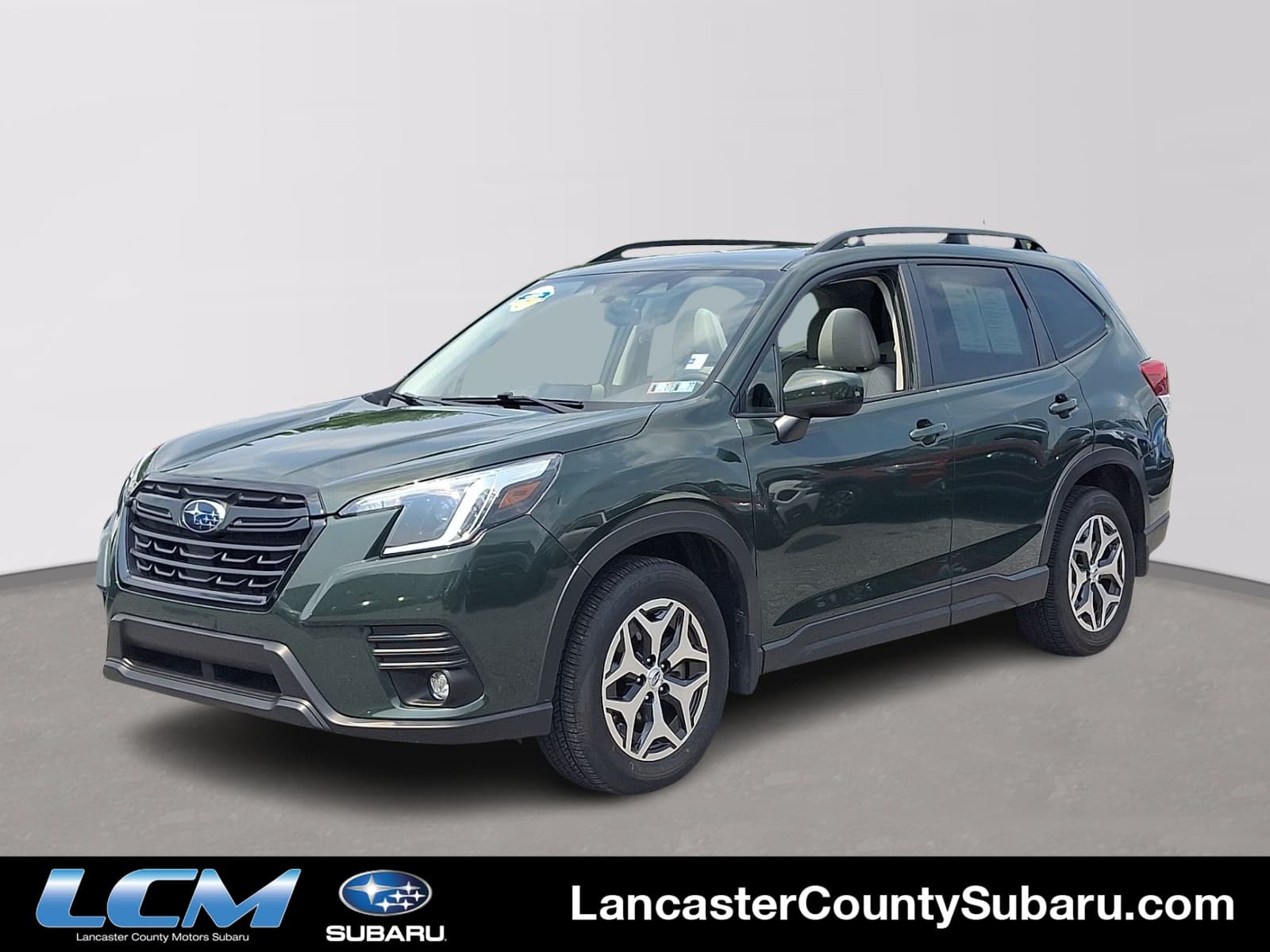 2024 Subaru Forester Premium — photo 1 of 32