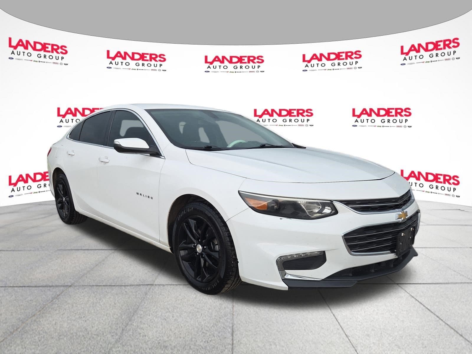 2018 Chevrolet Malibu LT — photo 1 of 25