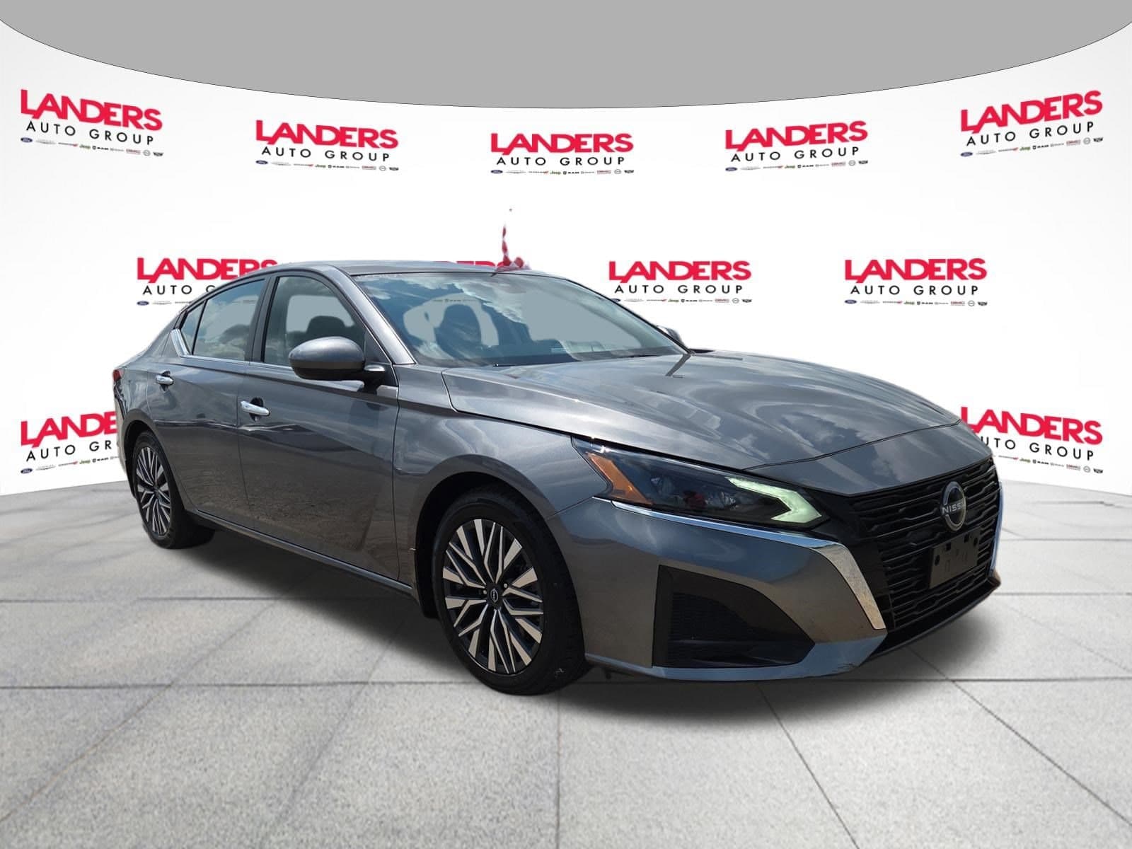 2024 Nissan Altima 2.5 SV — photo 1 of 26