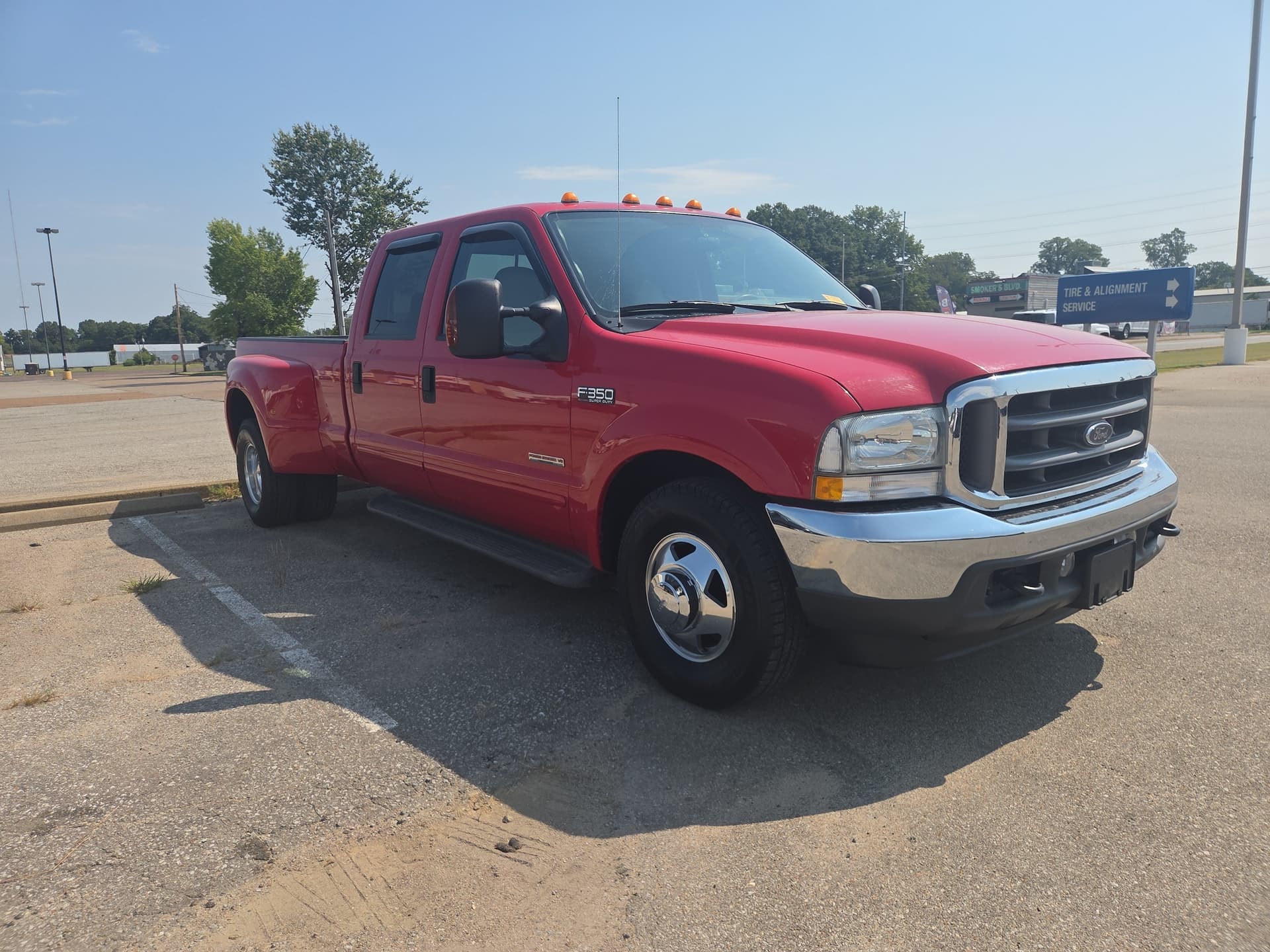 2004 Ford F-350 Lariat Super Duty — photo 1 of 9