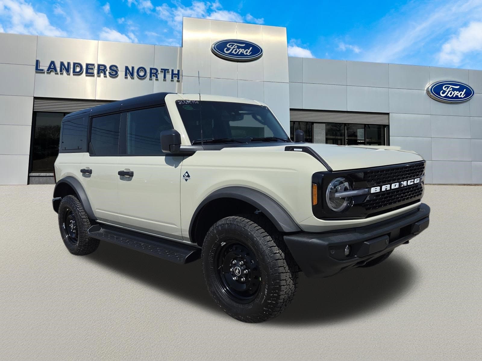 2026 Ford Bronco Outer Banks — photo 1 of 17