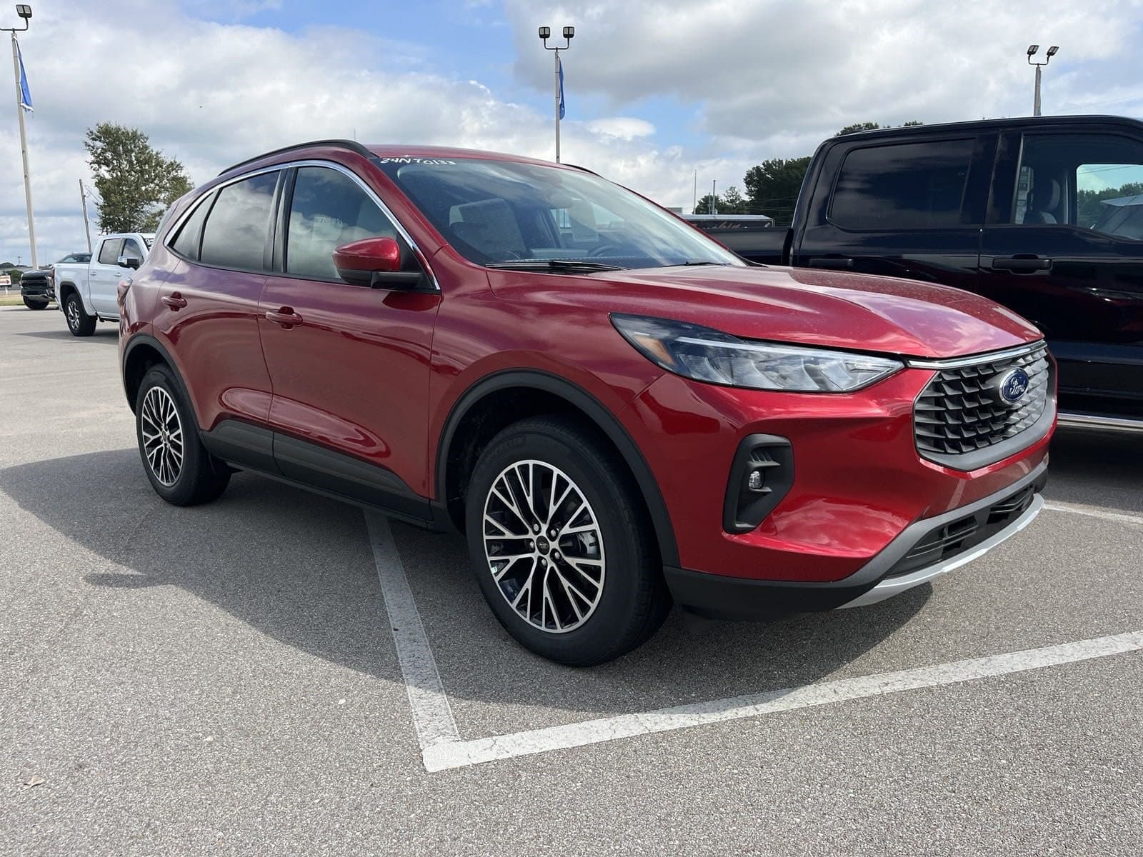 2024 Ford Escape PHEV — photo 1 of 10