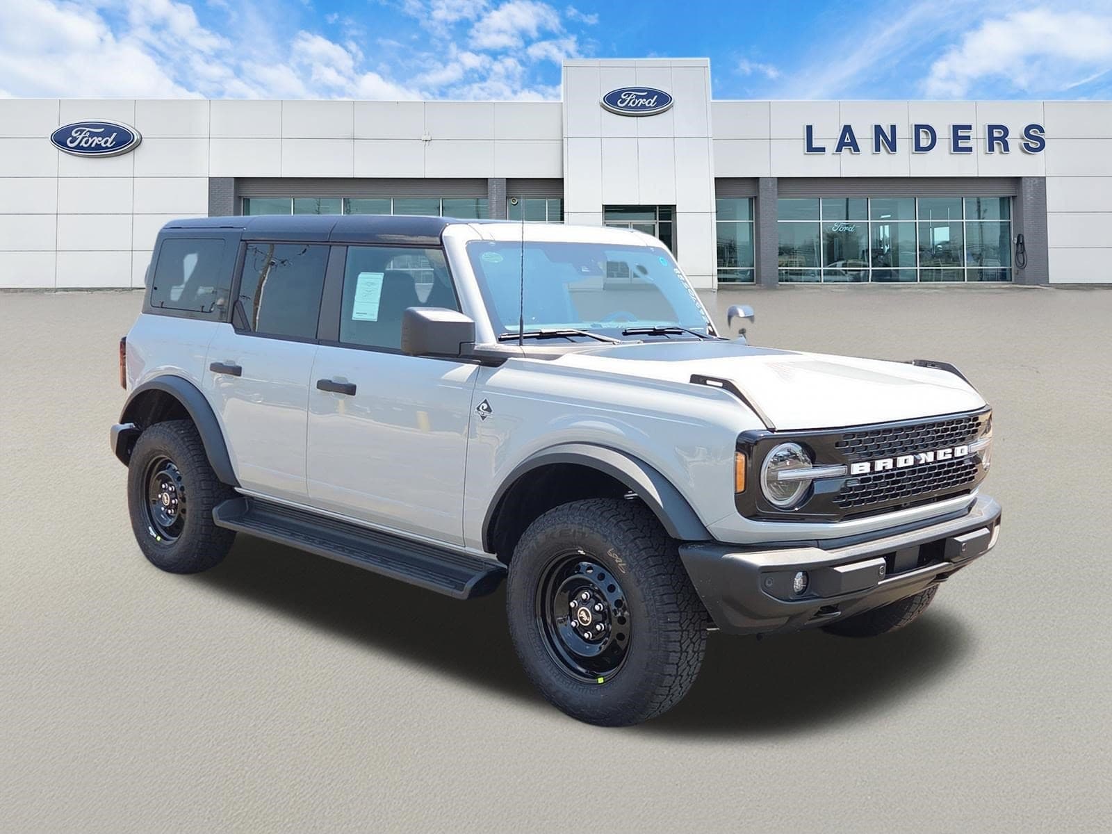 2026 Ford Bronco Outer Banks — photo 1 of 23