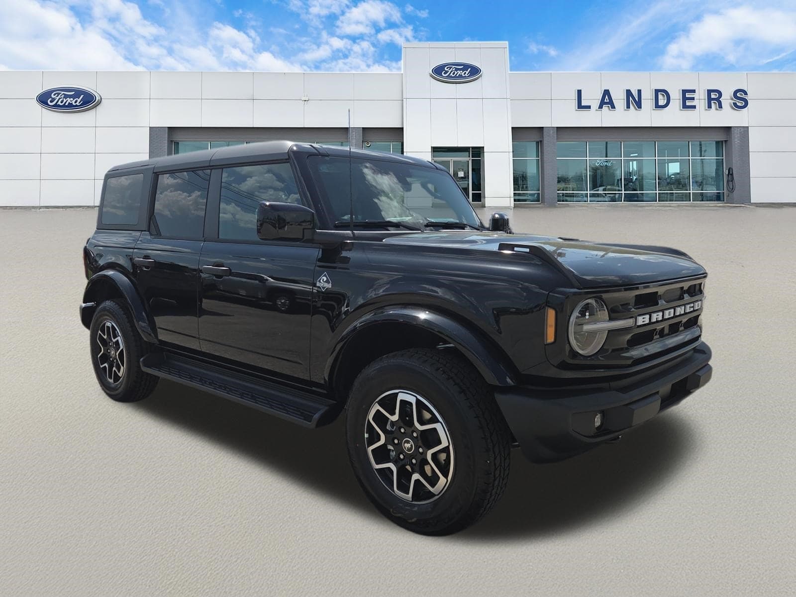 2026 Ford Bronco Outer Banks — photo 1 of 10