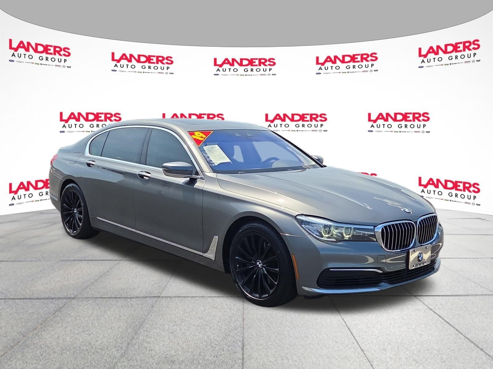2019 BMW 7 Series 740i — photo 1 of 30