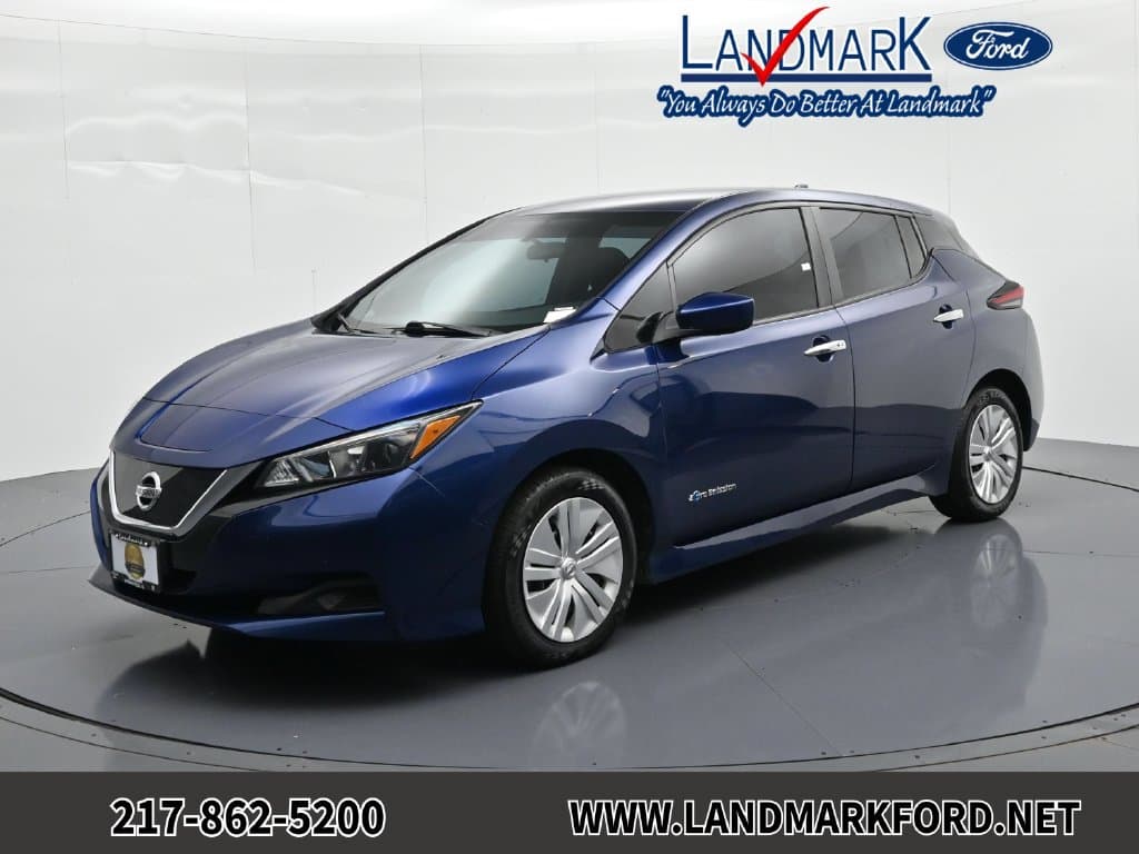 2019 Nissan LEAF S — photo 1 of 26