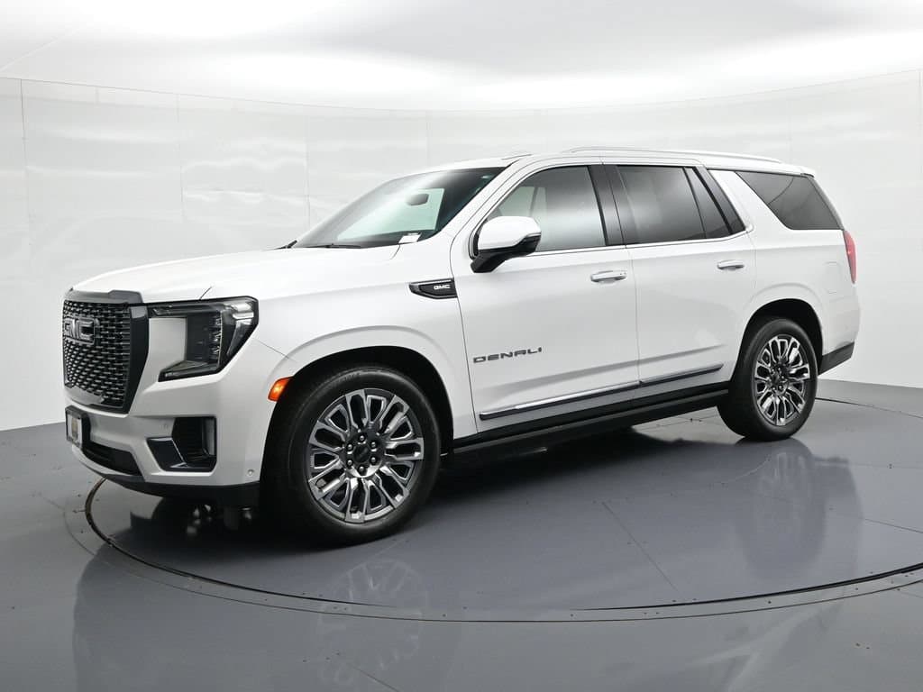 2024 GMC Yukon Denali Ultimate — photo 1 of 27