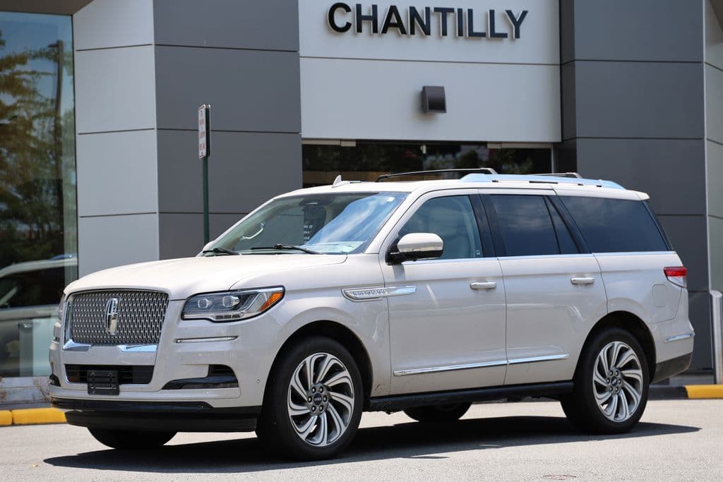 2023 Lincoln Navigator Reserve — photo 1 of 19