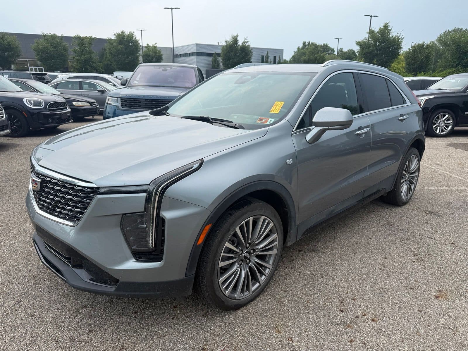 2025 Cadillac XT4 Premium Luxury — photo 1 of 8