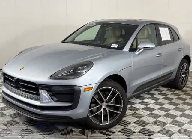 2025 Porsche Macan Base — photo 1 of 30