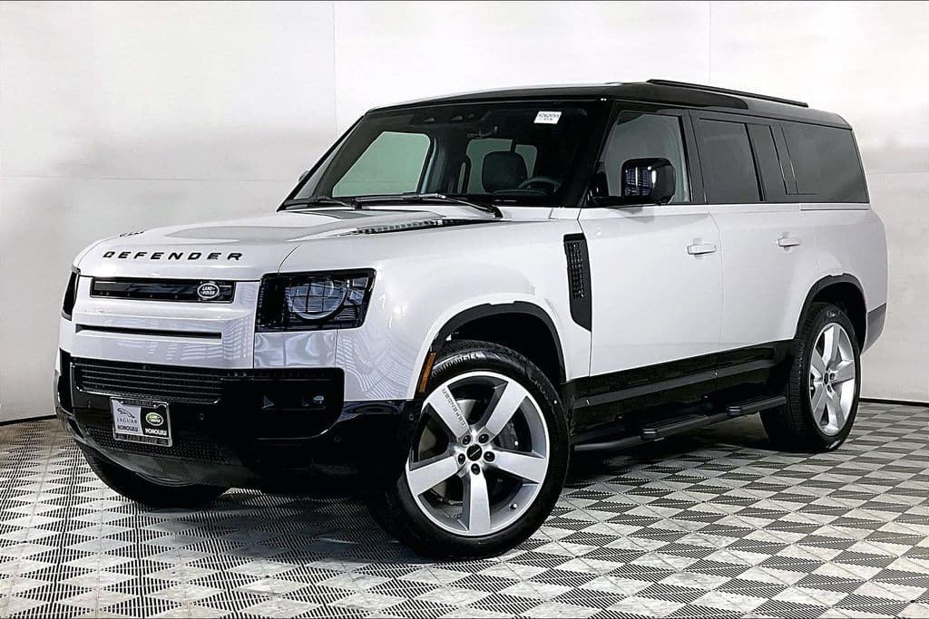 2026 Land Rover Defender 130 X-Dynamic SE — photo 1 of 11