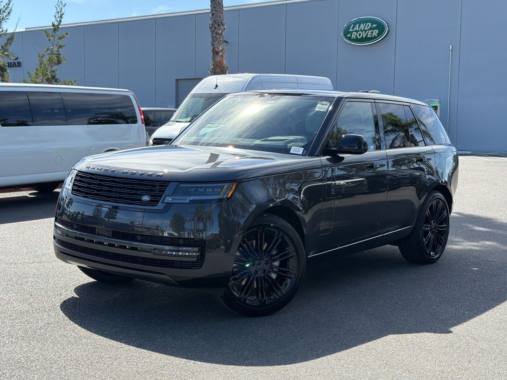 2026 Land Rover Range Rover SE — photo 1 of 31