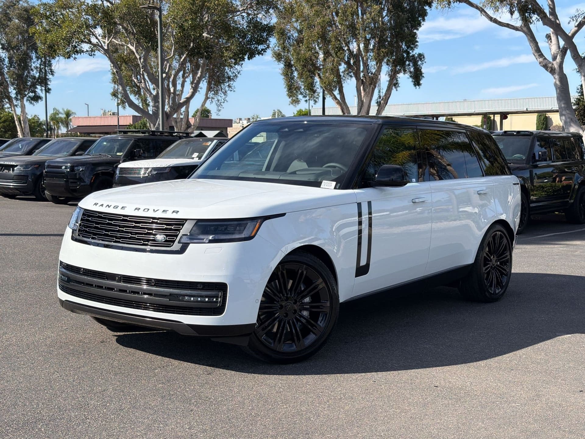 2026 Land Rover Range Rover SE — photo 1 of 31