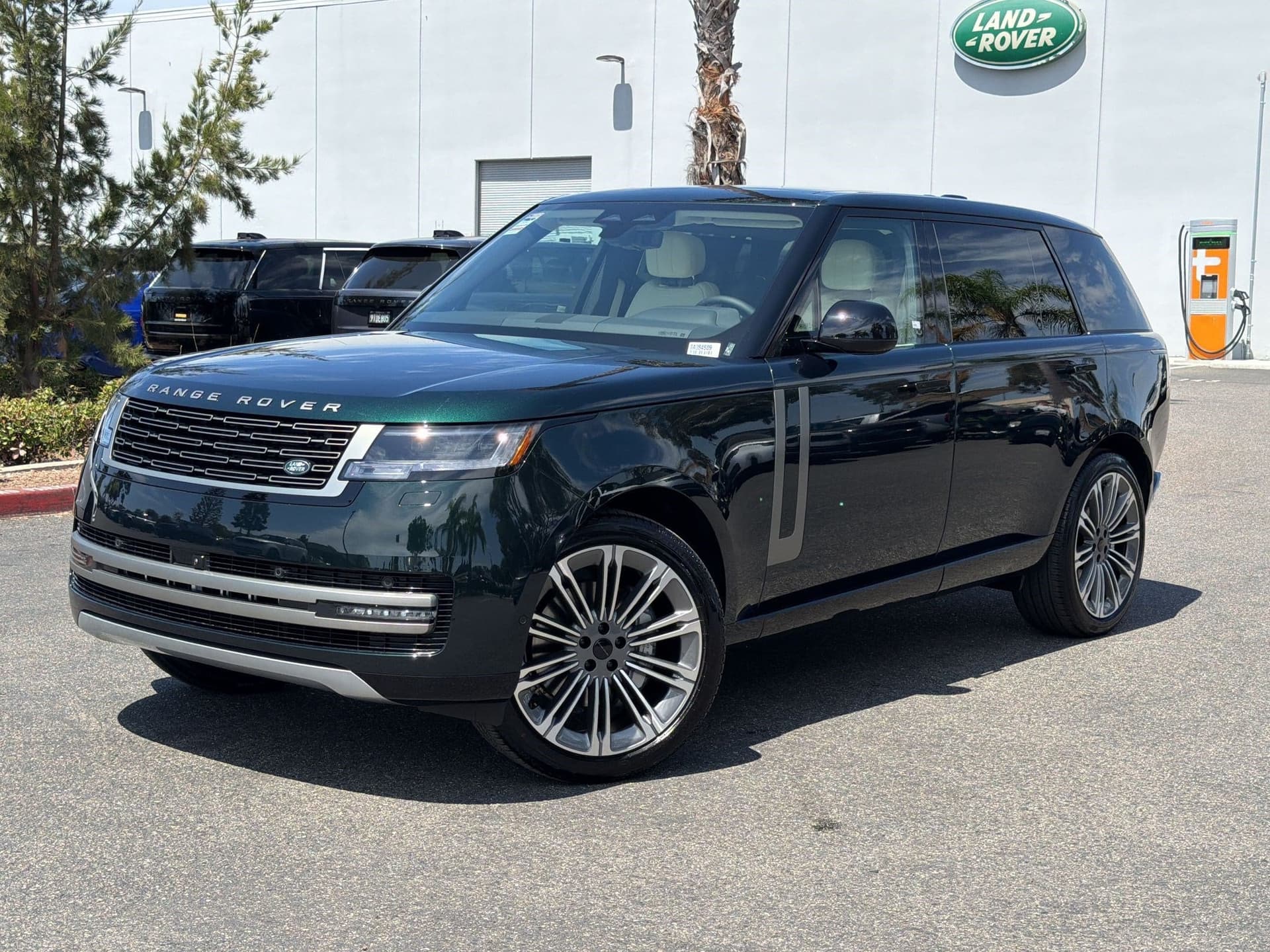 2026 Land Rover Range Rover SE — photo 1 of 31