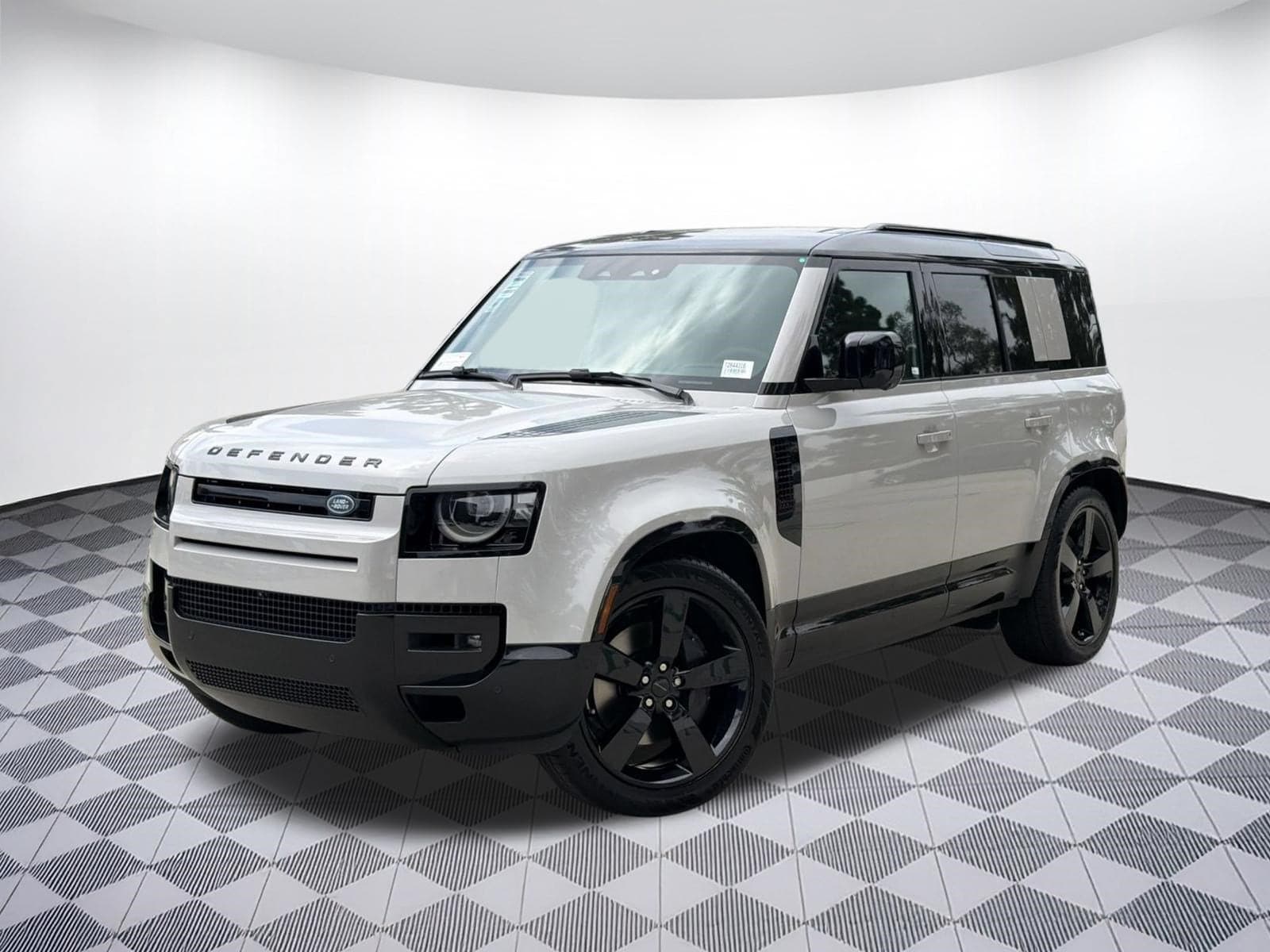 2026 Land Rover Defender 110 X-Dynamic SE — photo 1 of 31