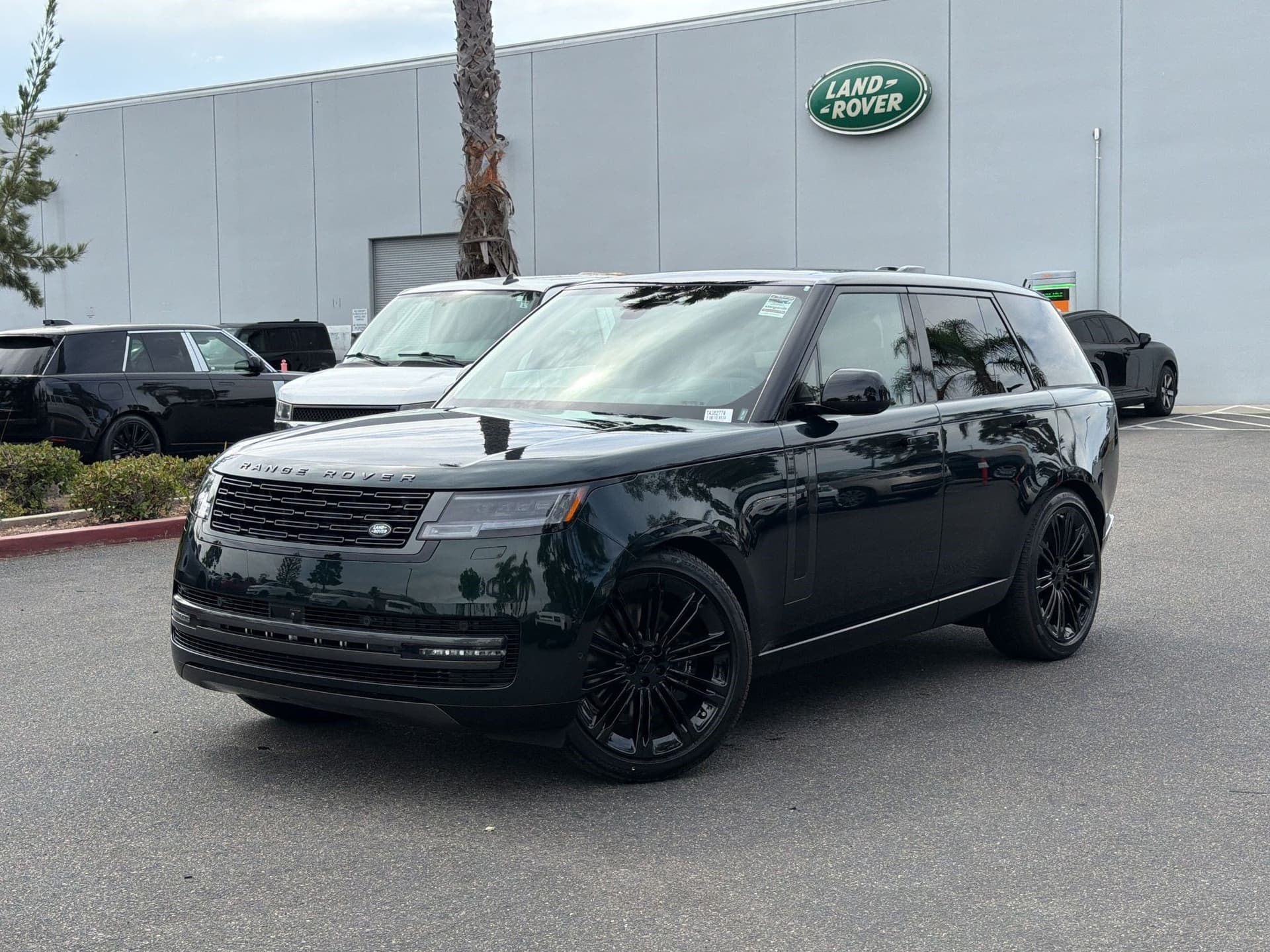 2026 Land Rover Range Rover SE — photo 1 of 31