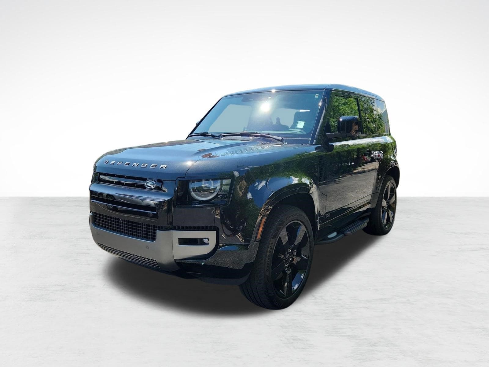 2026 Land Rover Defender 90 V8 — photo 1 of 28