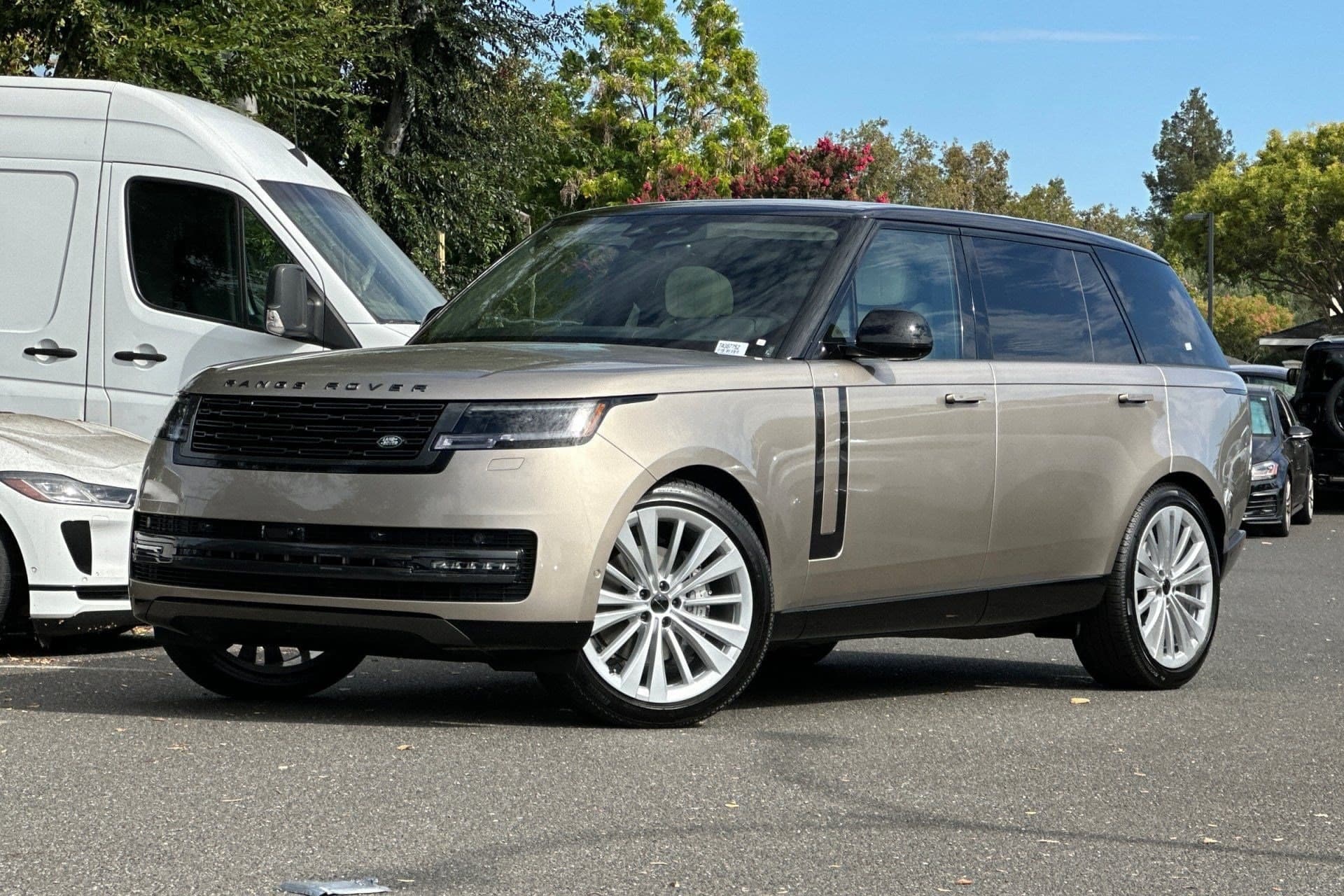 2026 Land Rover Range Rover SE — photo 1 of 30