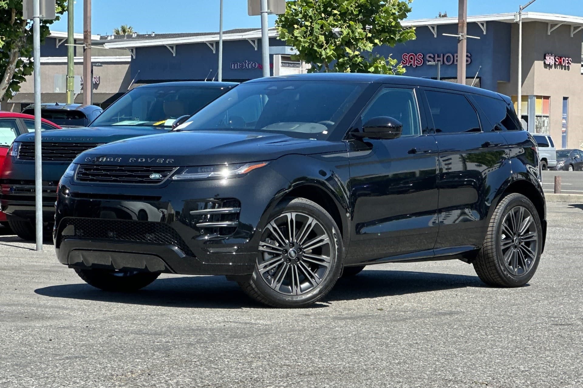 2026 Land Rover Range Rover Evoque Dynamic SE — photo 1 of 29