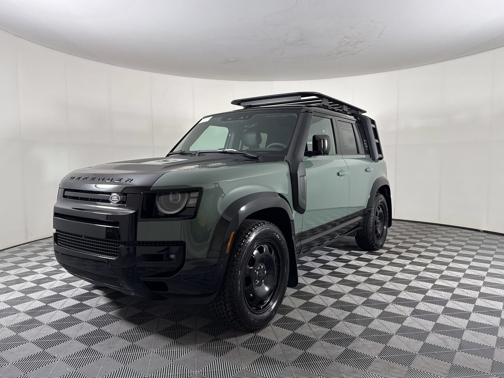 2026 Land Rover Defender 110 Trophy Edition Deep Sandglow — photo 1 of 27