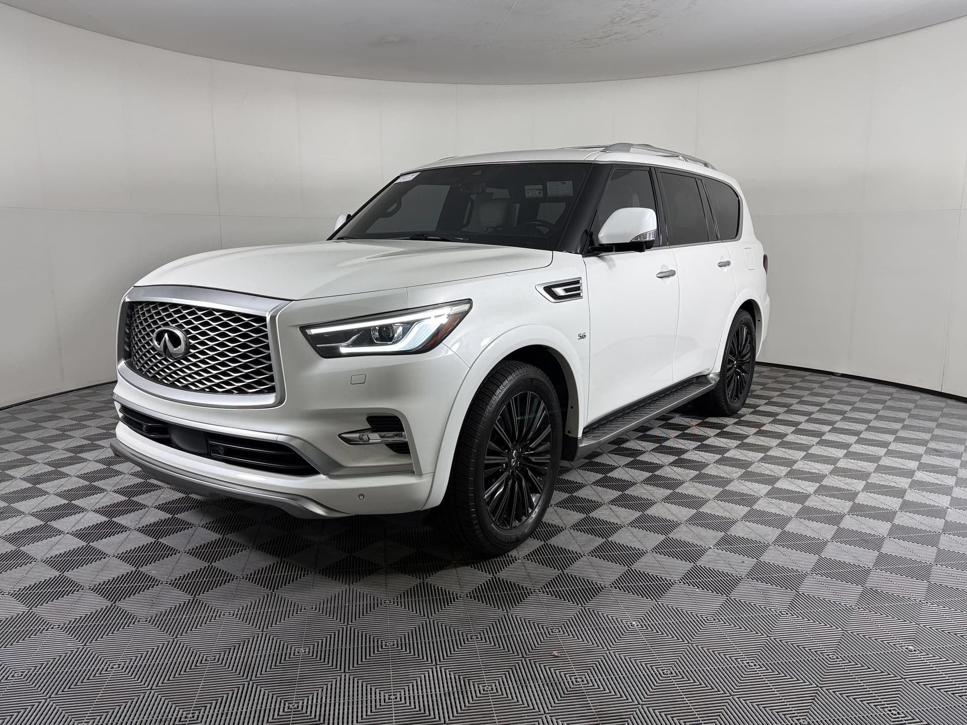 2020 INFINITI QX80 LIMITED — photo 1 of 2