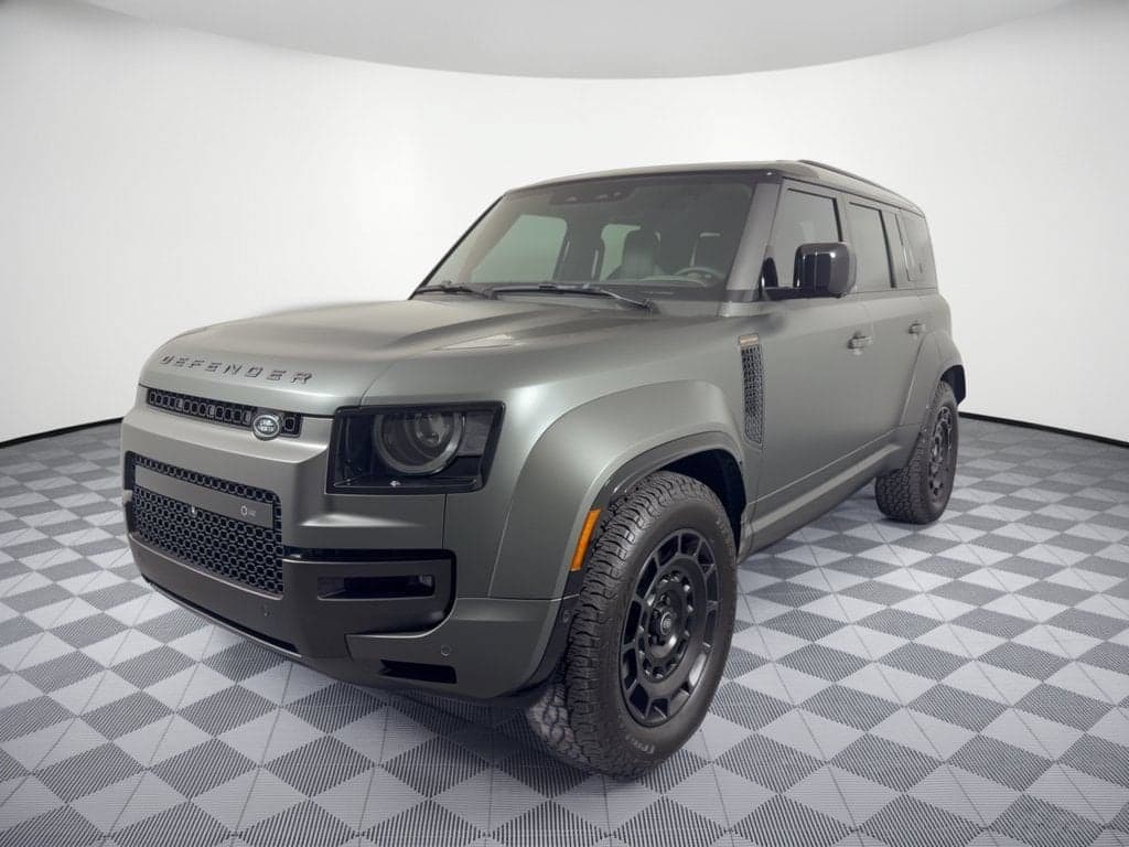 2025 Land Rover Defender OCTA — photo 1 of 31