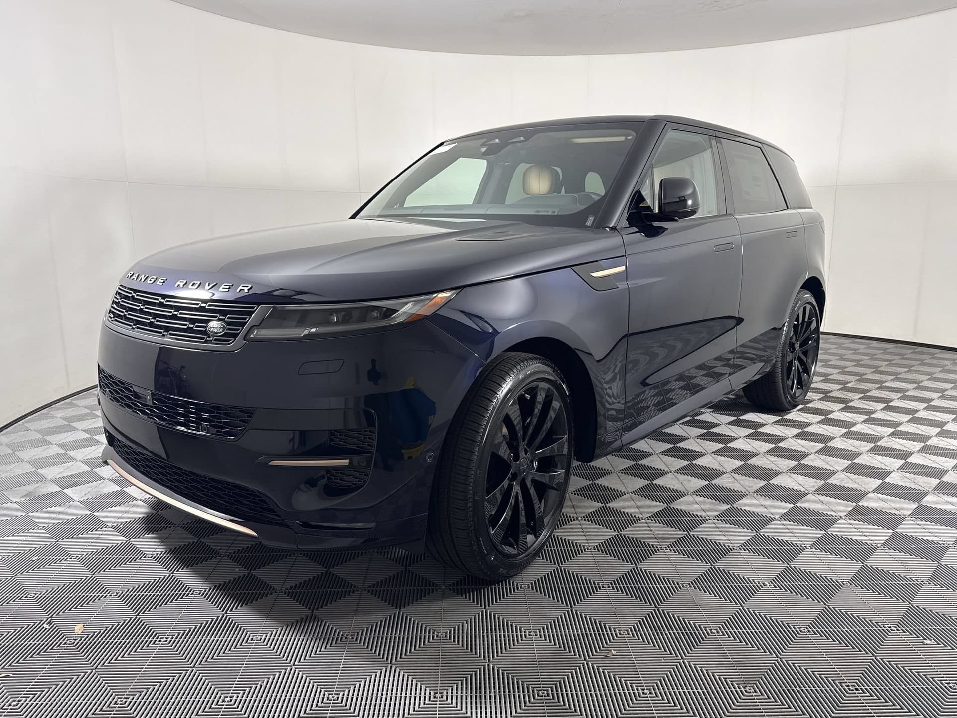2026 Land Rover Range Rover Sport P400 Dynamic SE — photo 1 of 26