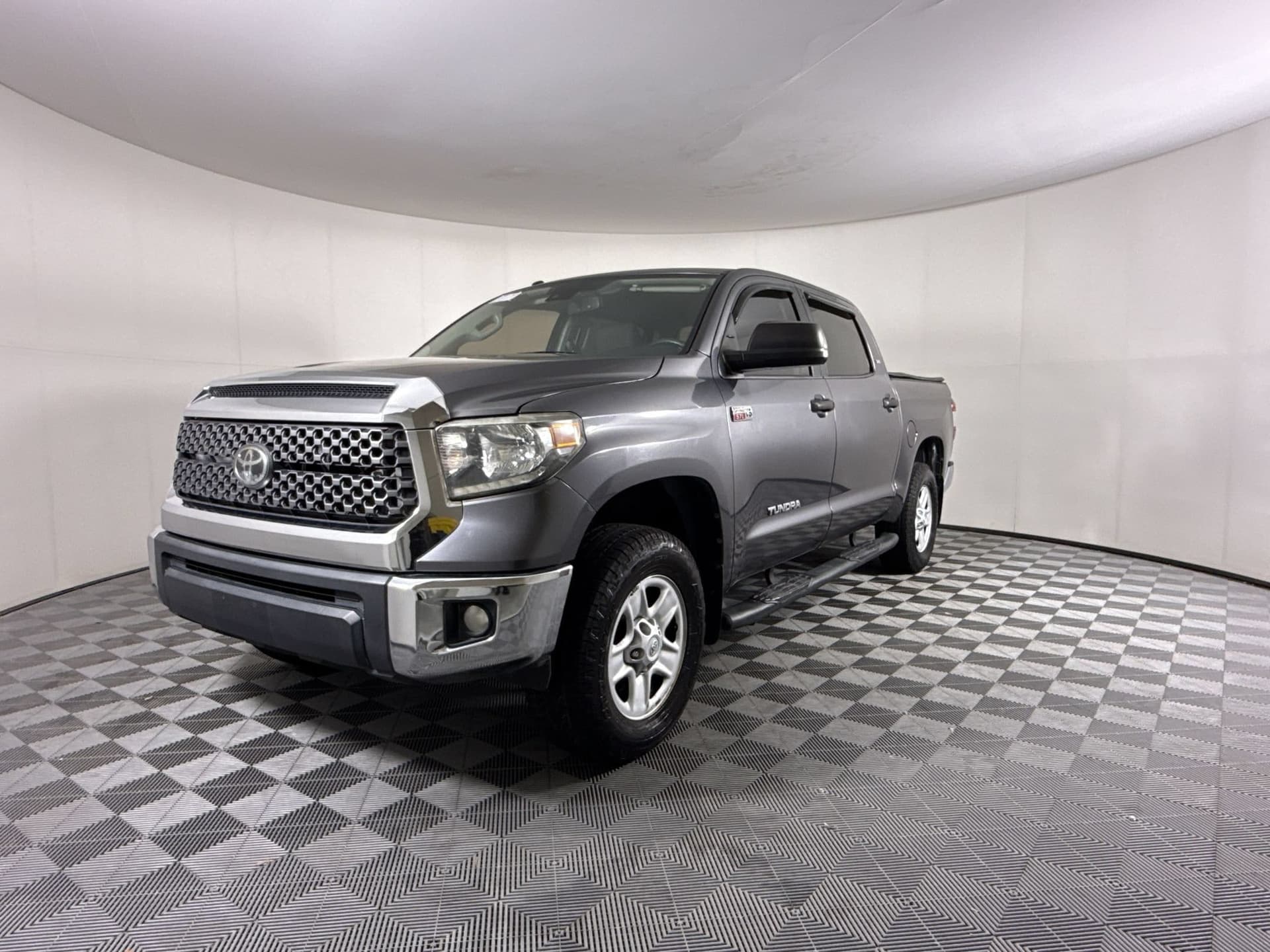 2018 Toyota Tundra 2WD SR5 — photo 1 of 25
