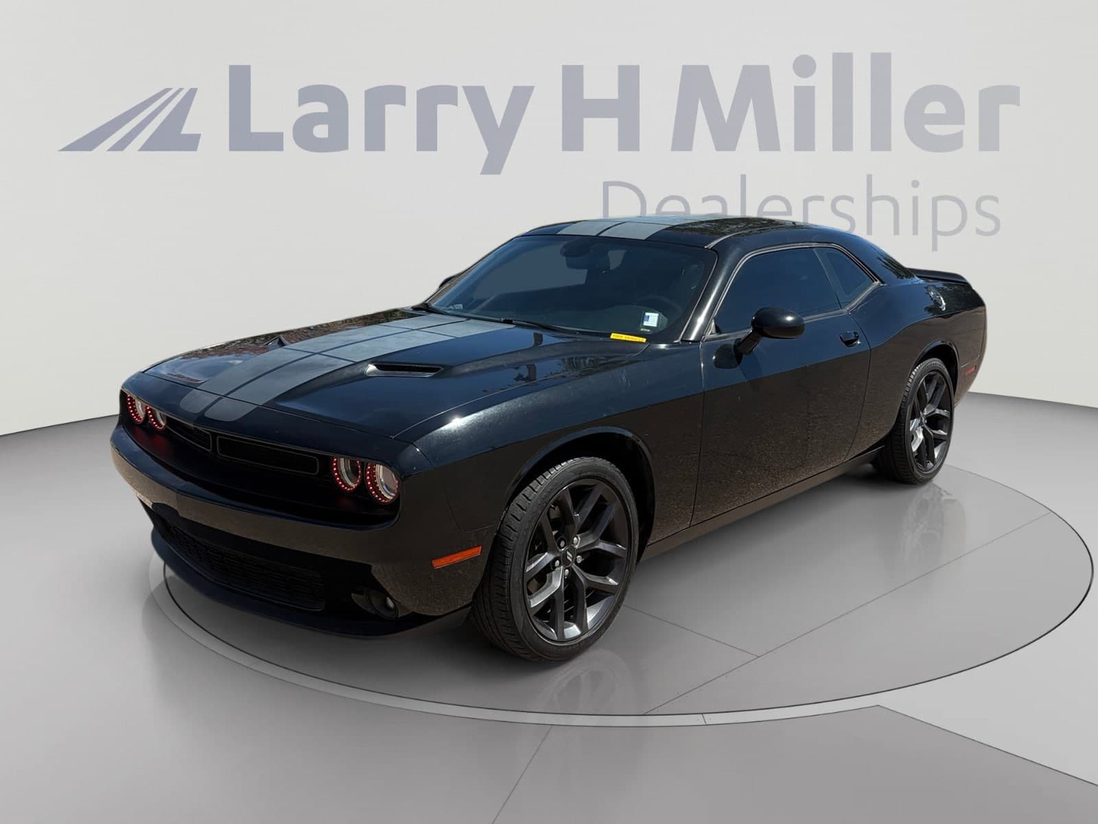 2019 Dodge Challenger SXT — photo 1 of 34